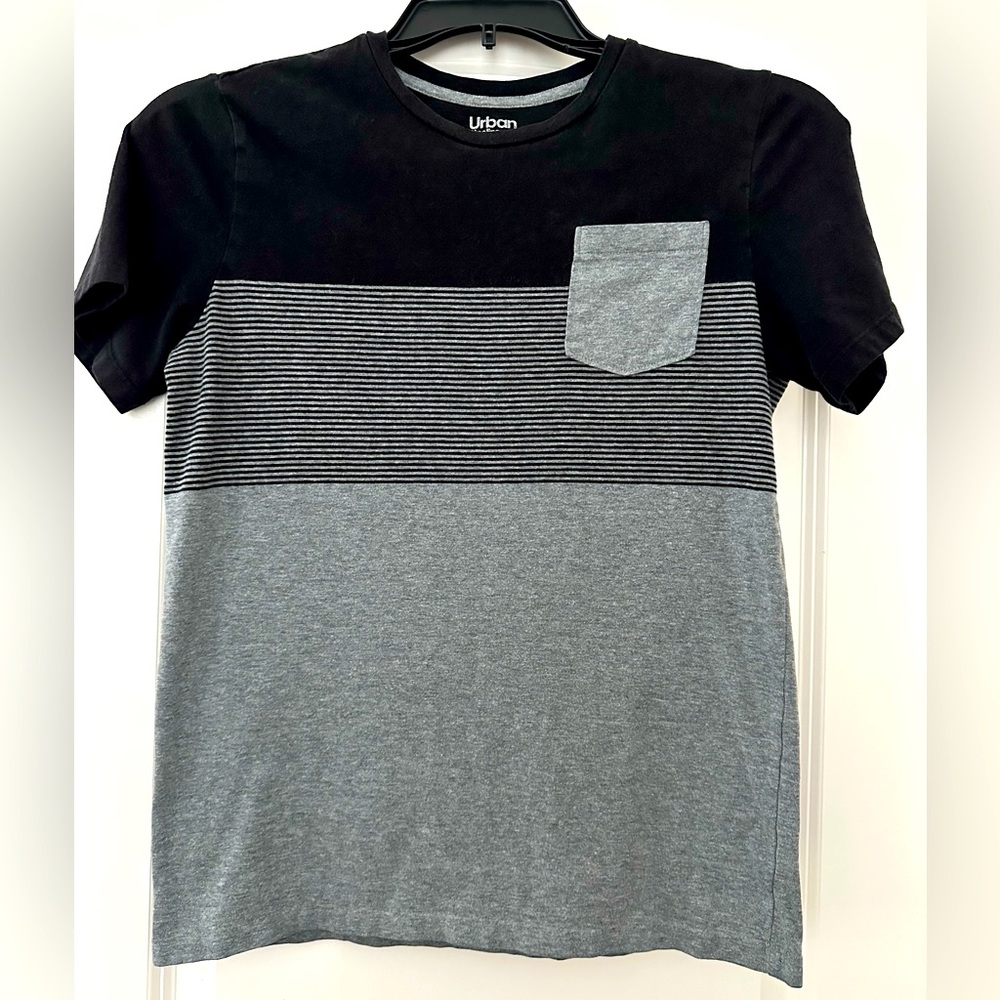 Urban Pipeline T-Shirt, Black/Gray, Boys Size XL